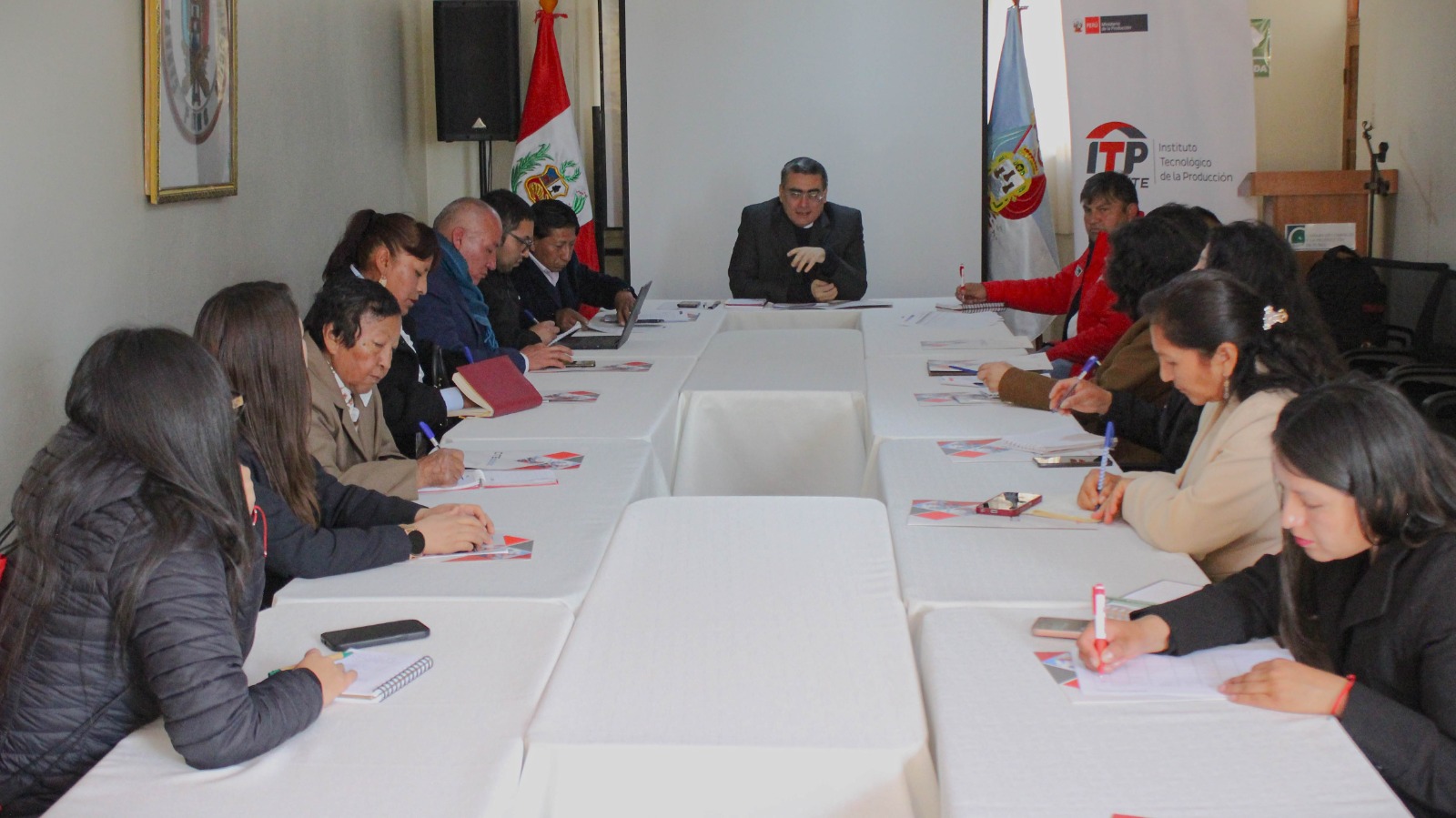 CÁMARA DE COMERCIO Y LA PRODUCCIÓN DE PUNO PARTICIPÓ EN REUNIÓN DE TRABAJO CON EL VICEMINISTERIO DE MYPE E INDUSTRIA