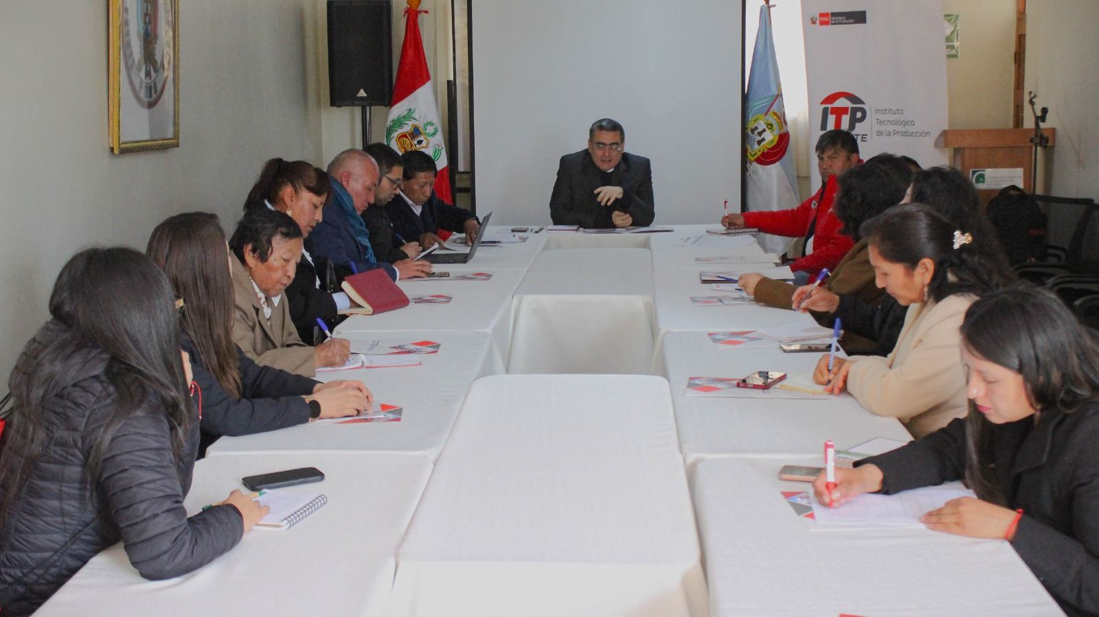 CÁMARA DE COMERCIO Y LA PRODUCCIÓN DE PUNO PARTICIPÓ EN REUNIÓN DE TRABAJO CON EL VICEMINISTERIO DE MYPE E INDUSTRIA