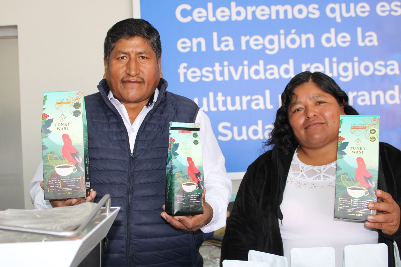 FERIA UNKU PROMUEVE PRODUCTOS LOCALES EN EL AEROPUERTO INCA MANCO CÁPAC DURANTE SEMANA SANTA