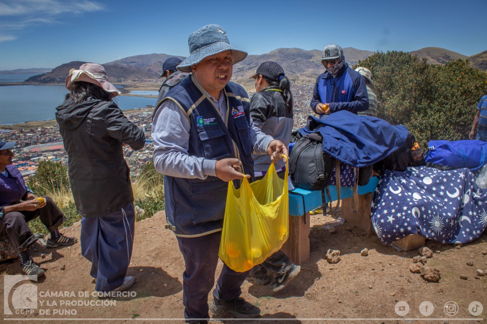 CÁMARA DE COMERCIO DE PUNO PARTICIPA EN JORNADA DE REFORESTACIÓN DEL CERRO AZOGUINI